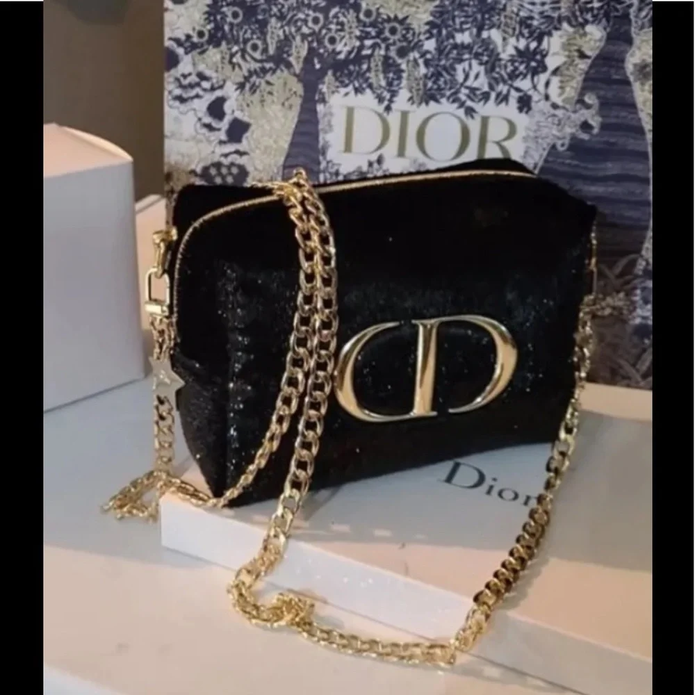 - ❤️- ❤️Dior makeup pouch with chain - Picture 14 of 14